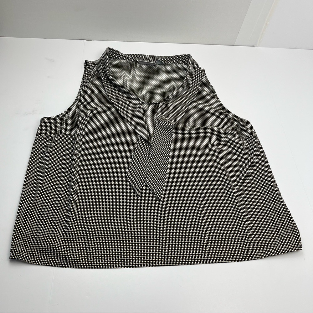 Maggie Barnes Sleeveless Top Tie Front Womens Size 26W‎ Black Gold Geometrical